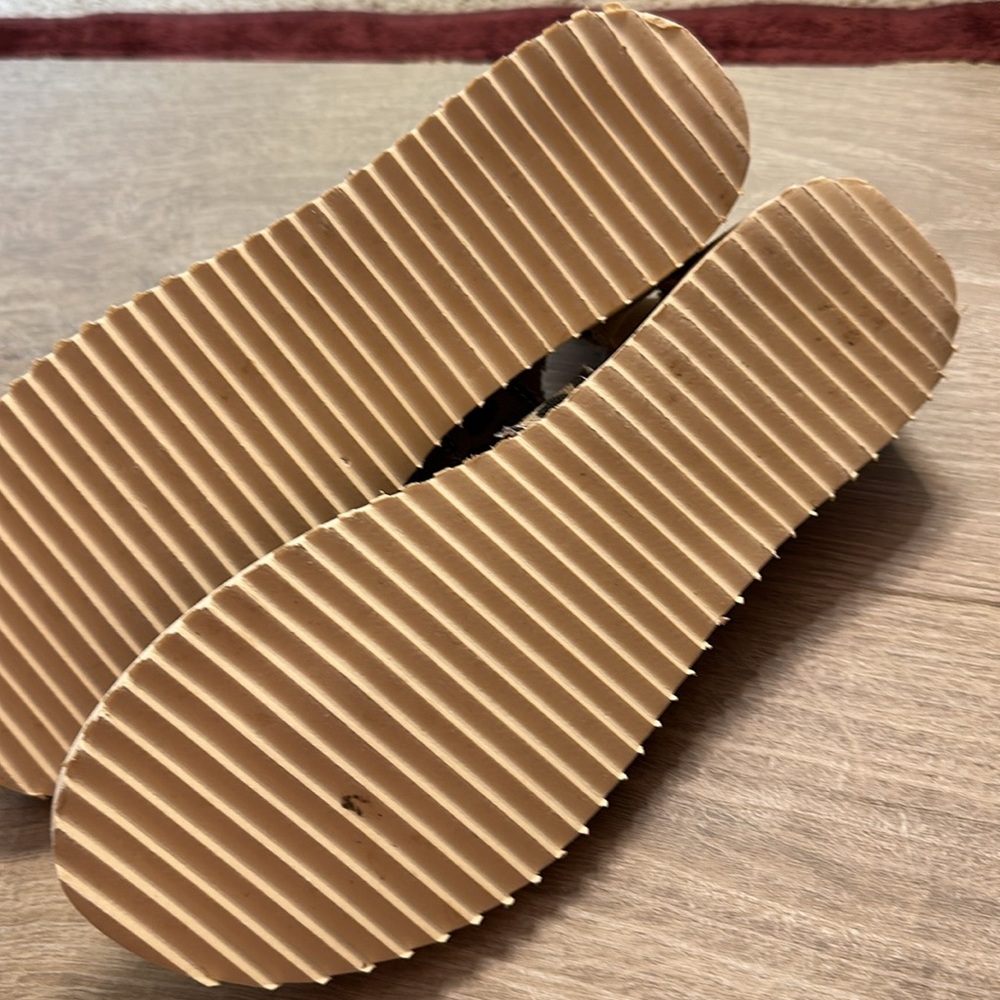 Flat Sandals - Picture 5 of 5